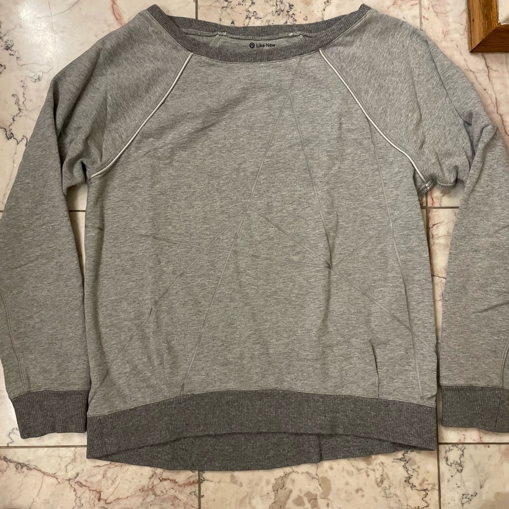 Lululemon size 6 “like new” crewneck